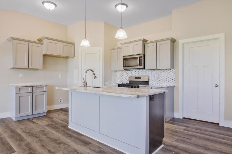 3043 N Susan, Mulvane, KS 67110