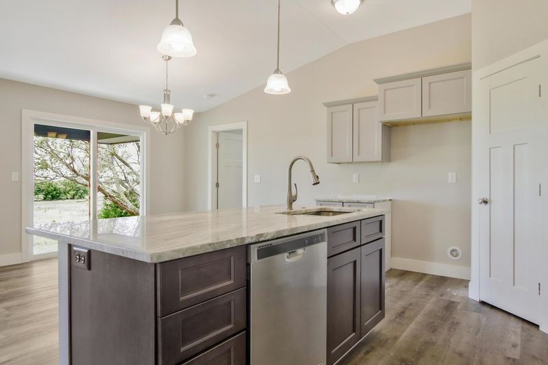 3043 N Susan, Mulvane, KS 67110