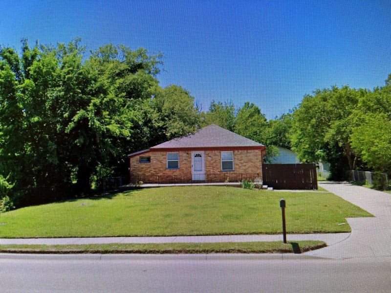 1115 N Andover Rd, Andover, KS 67002