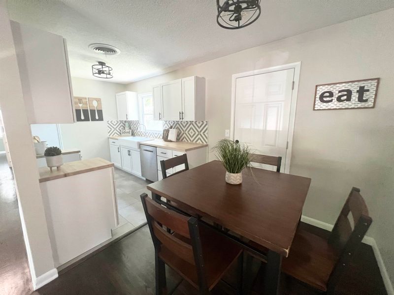 1225 E Crowley St, Wichita, KS 67216