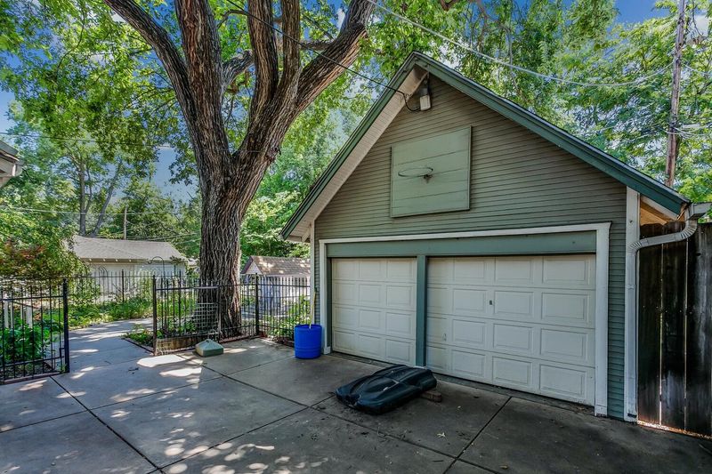 906 N Buffum St, Wichita, KS 67203