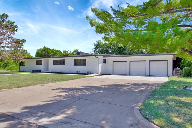 3915 E 28th St N, Wichita, KS 67220