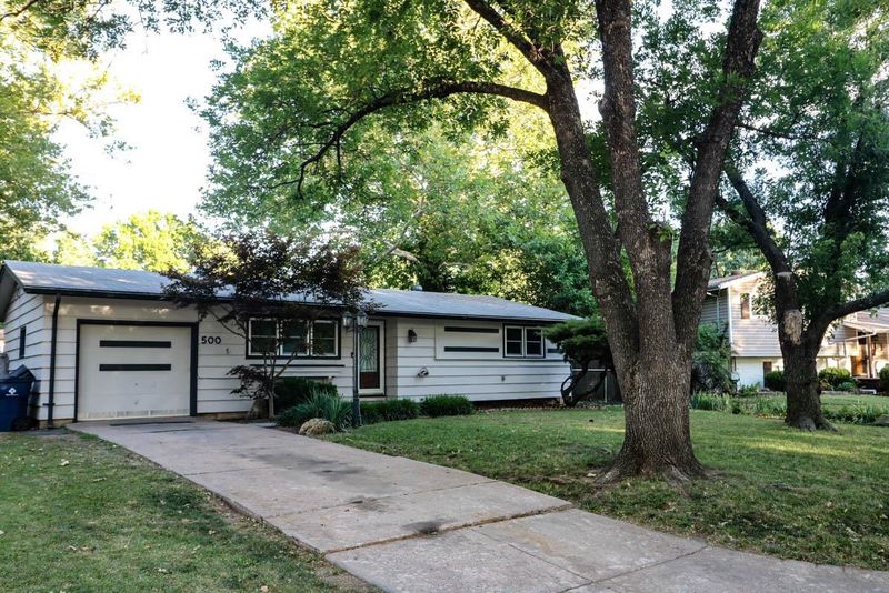 500 S Circle Dr, Derby, KS 67037