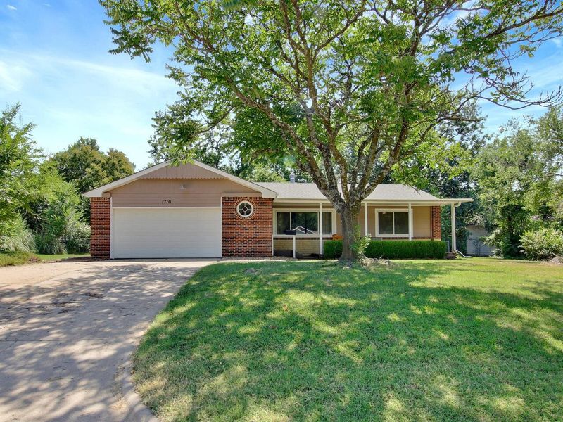 1710 Cron, Augusta, KS 67010