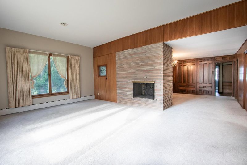 16 Cedar, Newton, KS 67114