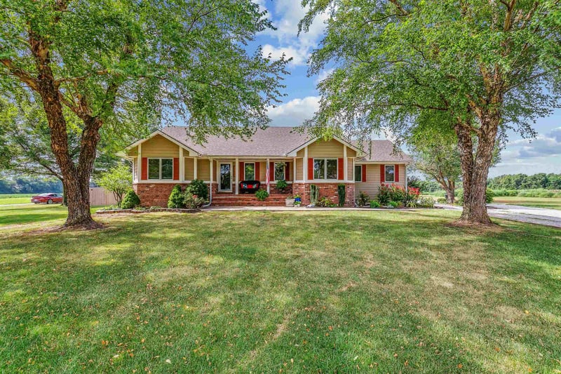 1239 E 90th Ave N, Belle Plaine, KS 67013