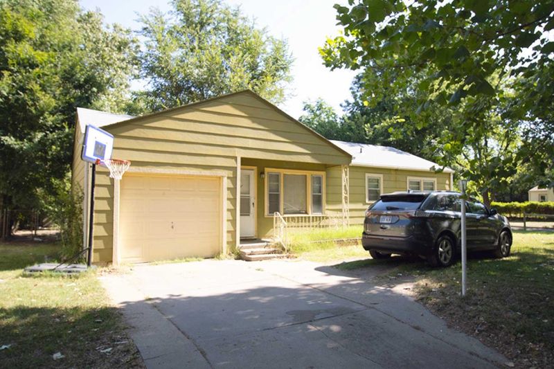 1420 E Tulsa St, Wichita, KS 67216
