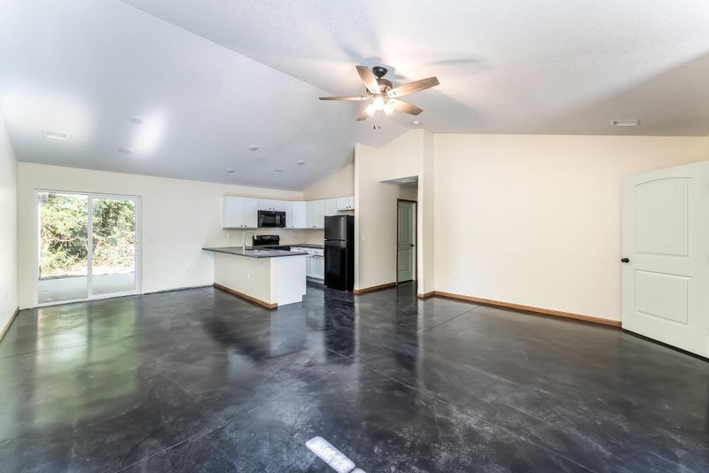 213 S Reyer, Rose Hill, KS 67133