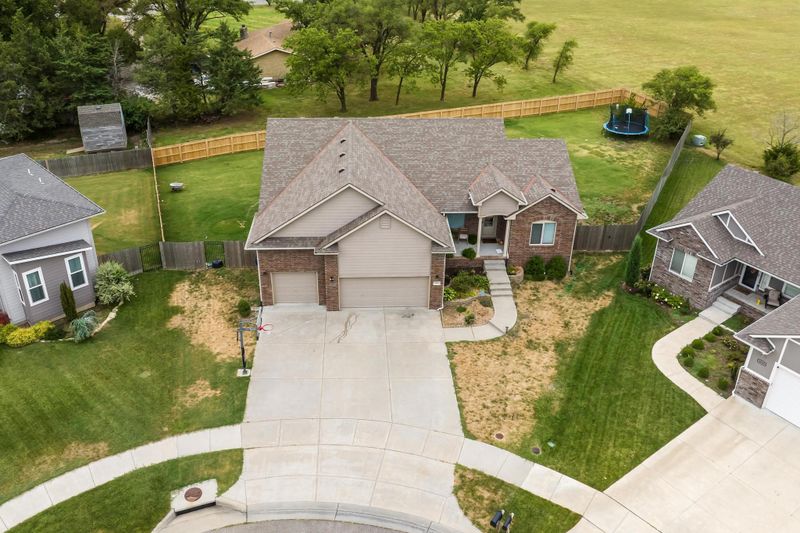 2801 N Emerson Cir, Derby, KS 67037