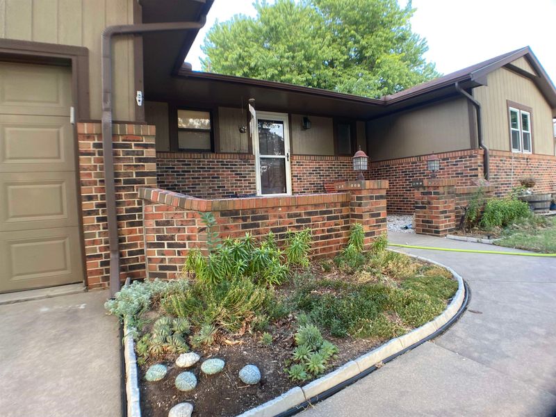 520 S Queen St, Maize, KS 67101