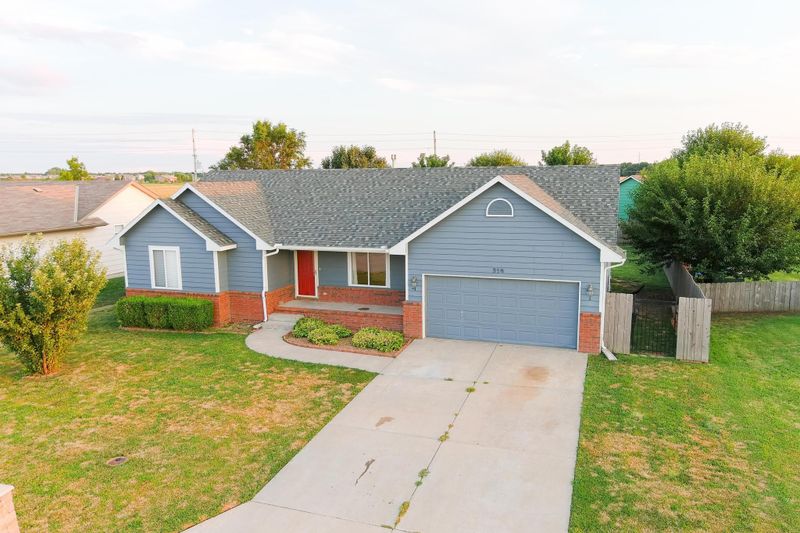 319 Wheatridge, Newton, KS 67114