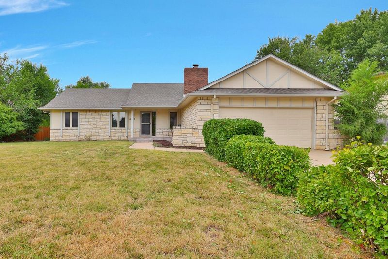 8210 E Bluestem St, Wichita, KS 67207