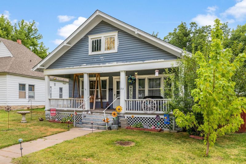 715 E 14th Ave, Winfield, KS 67156