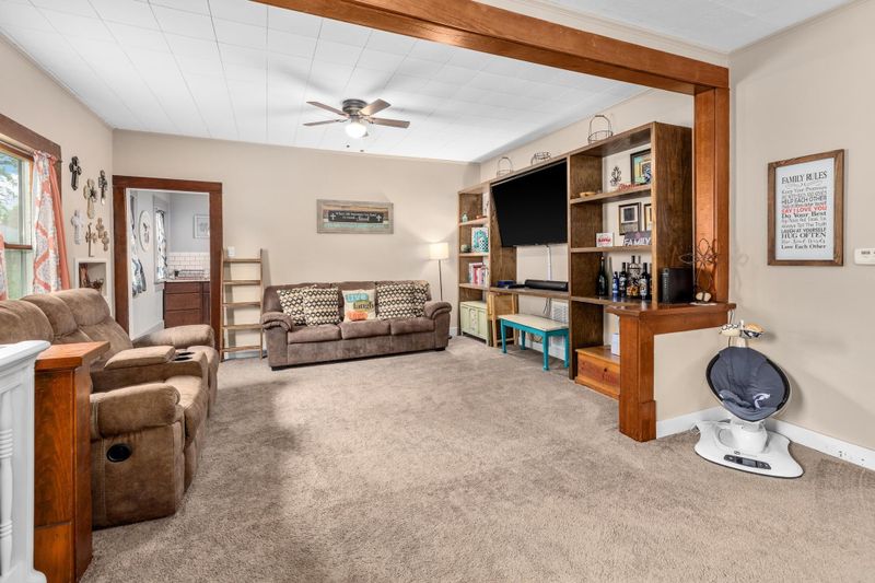 715 E 14th Ave, Winfield, KS 67156