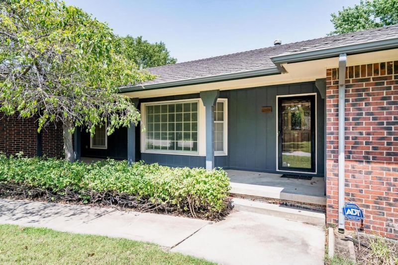 14408 E Willowbend Cir, Wichita, KS 67230