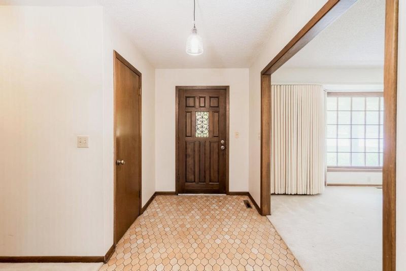 14408 E Willowbend Cir, Wichita, KS 67230