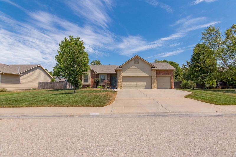 2048 E Brookstone St, Derby, KS 67037
