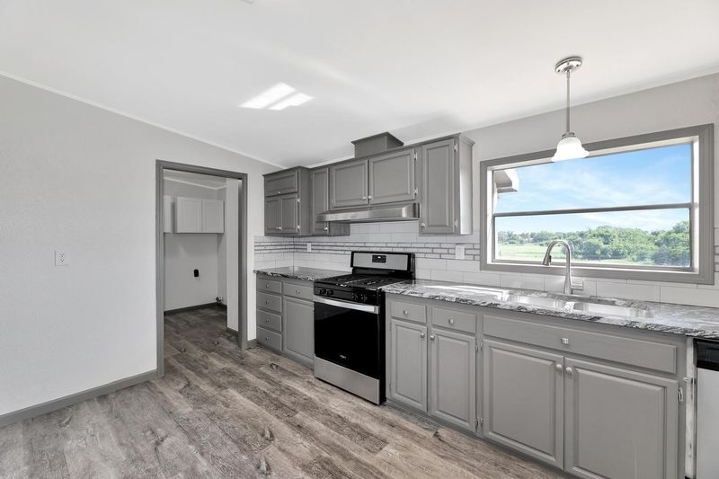 1266 N Drury Rd, Clearwater, KS 67026