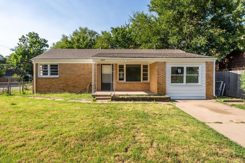 1427 E Donnell St, Wichita, KS 67216