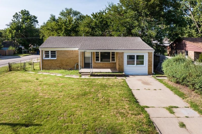 1427 E Donnell St, Wichita, KS 67216