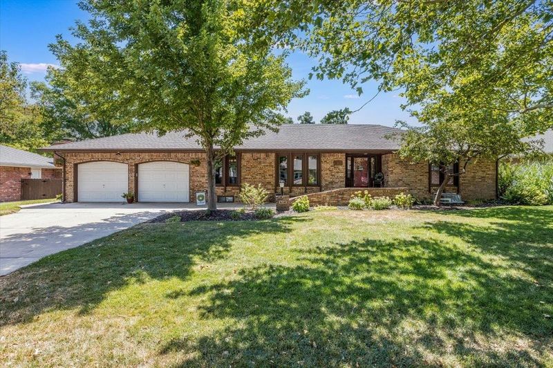 614 N Parallel Dr, Andover, KS 67002