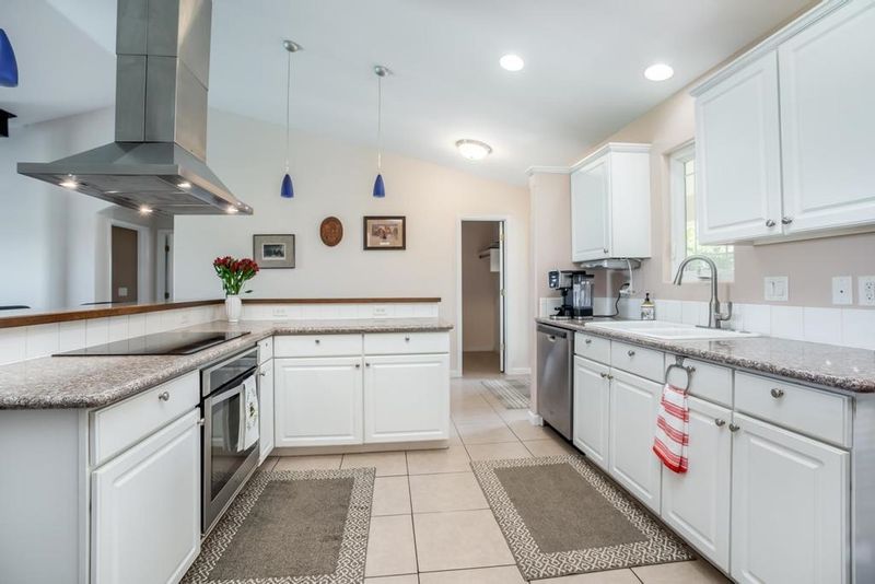 8525 S Bluff St, Derby, KS 67037