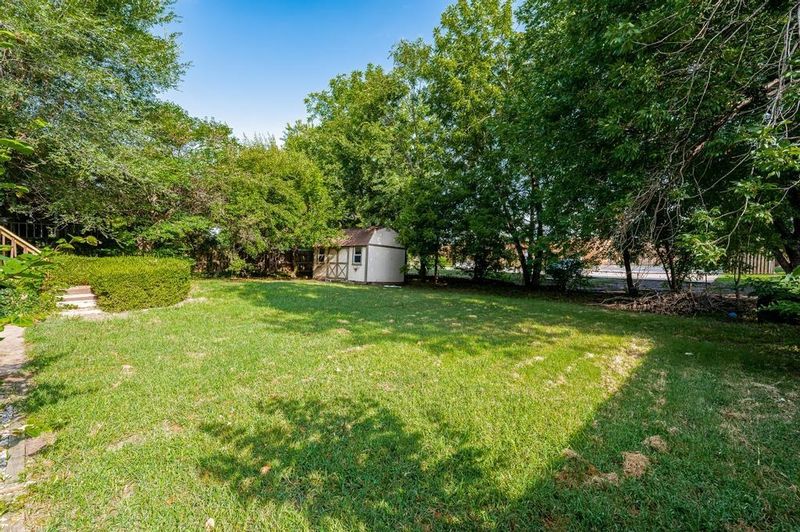812 E Community Ct, Derby, KS 67037