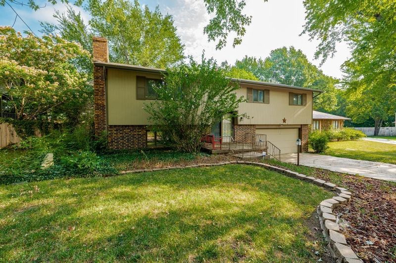 812 E Community Ct, Derby, KS 67037