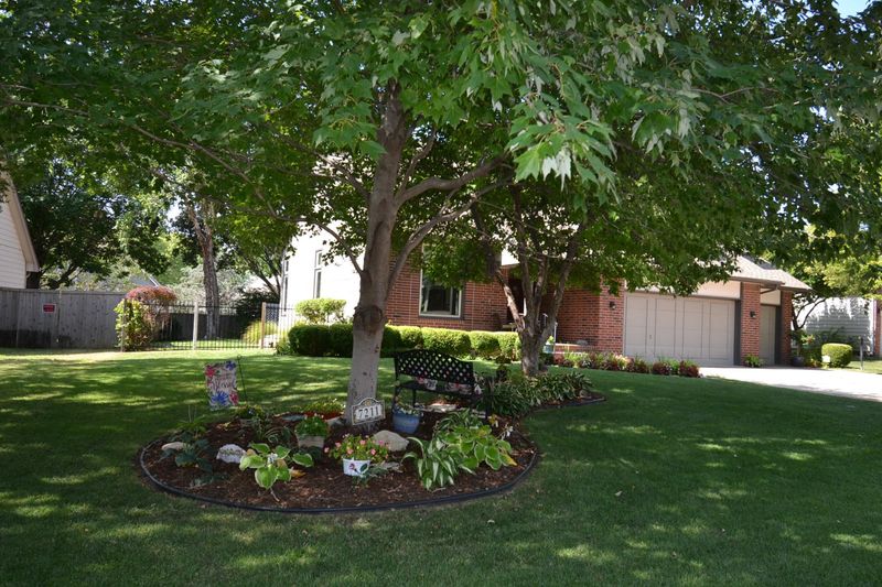7211 E Foster, Wichita, KS 67206
