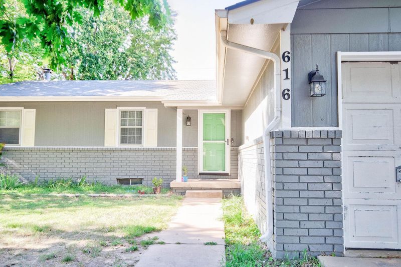 616 E Hemphill, Haysville, KS 67060