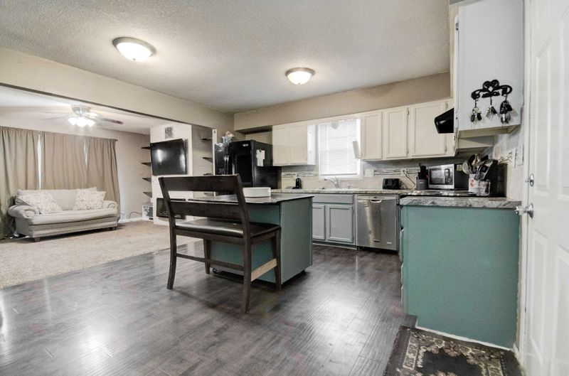 616 E Hemphill, Haysville, KS 67060