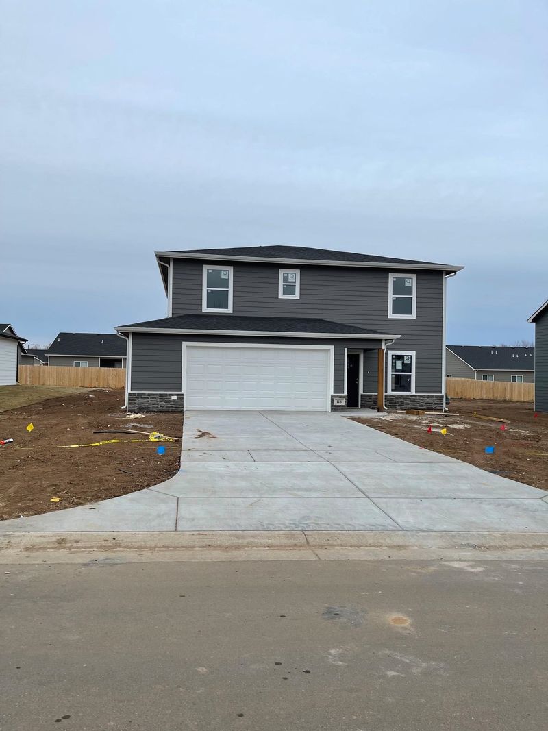 116 E Burlington Dr, Mulvane, KS 67110
