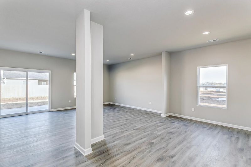 112 E Burlington Dr, Mulvane, KS 67110