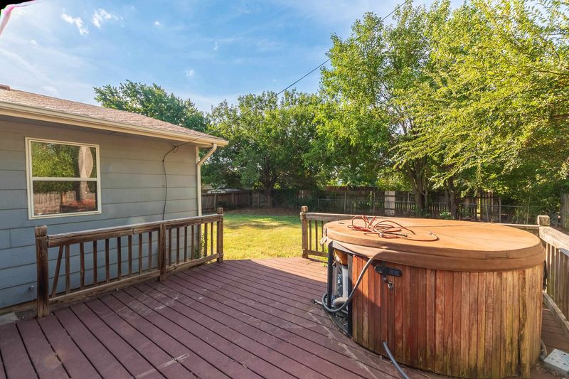 2323 E Charleston Dr, Park City, KS 67219