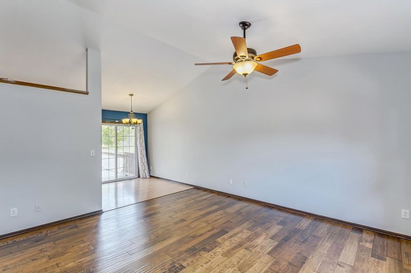 10810 E Mount Vernon Rd, Wichita, KS 67207