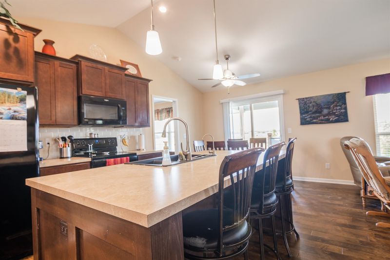 2401 E Summerwood Cir, Goddard, KS 67052