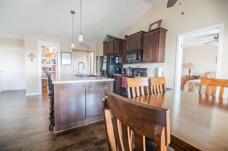 2401 E Summerwood Cir, Goddard, KS 67052
