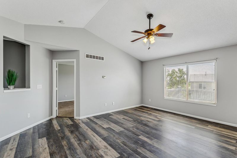 11519 W Cedar Ln, Maize, KS 67101
