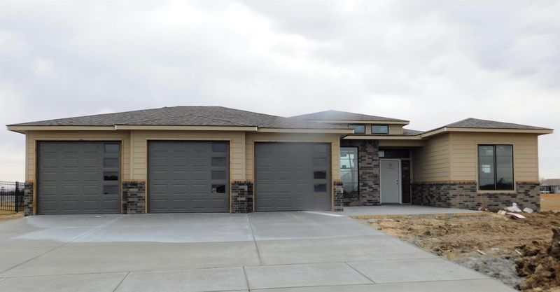 917 E Sapphire, Mulvane, KS 67110