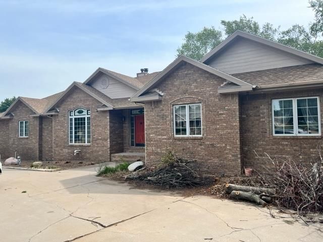 3206 Cabrillo Dr, Winfield, KS 67156