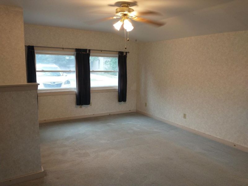 716 E 10th, Newton, KS 67114
