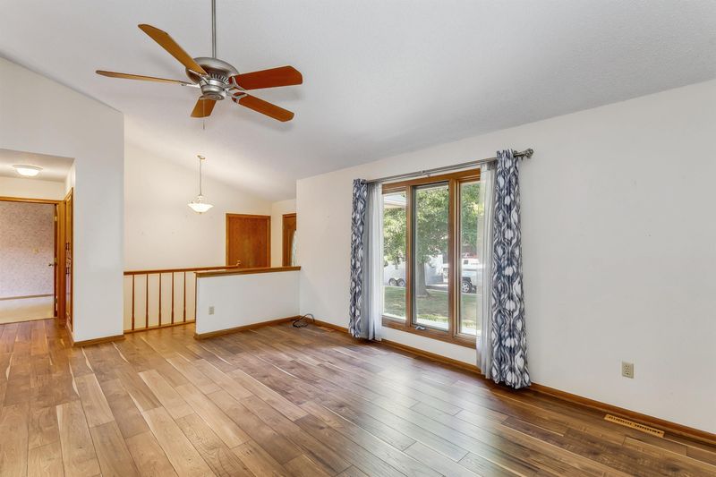 1321 E James St, Derby, KS 67037