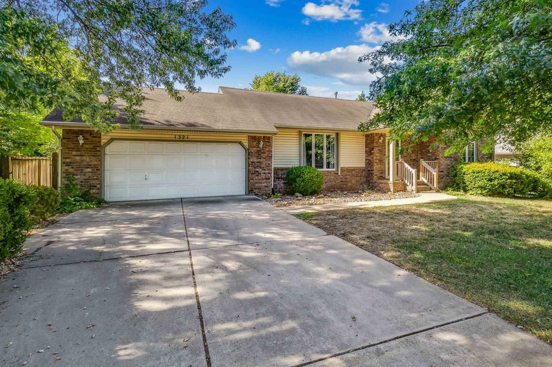 1321 E James St, Derby, KS 67037
