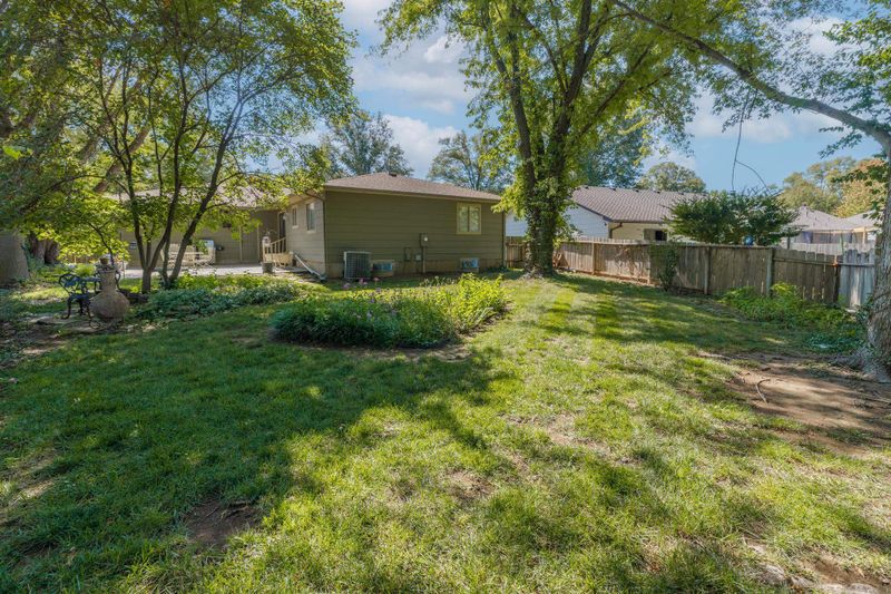 1413 E Deer Trl, Derby, KS 67037