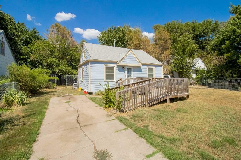 1820 E 24th St N, Wichita, KS 67219
