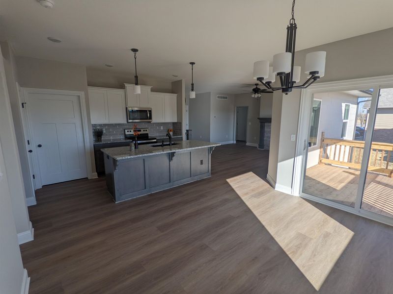 129 Springlake, Newton, KS 67114