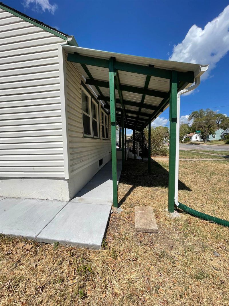 845 N Battin St, Wichita, KS 67208