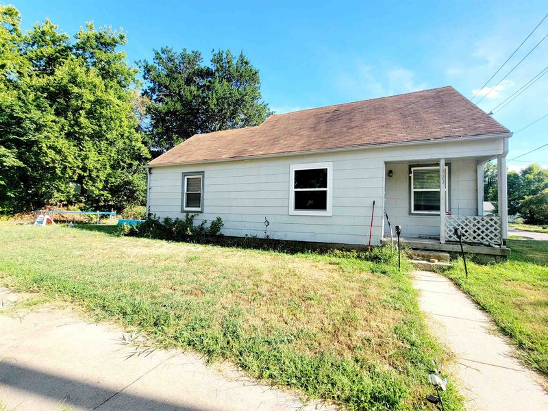 1003 E 2nd, Winfield, KS 67156