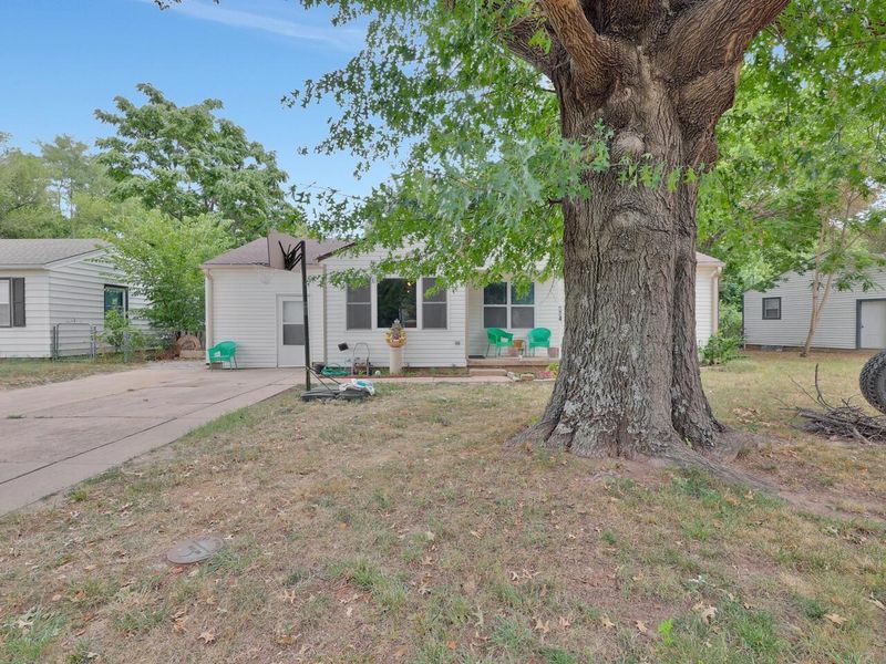 224 E Spencer Dr, Haysville, KS 67060