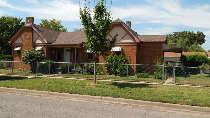 2702 W Douglas, Wichita, KS 67203